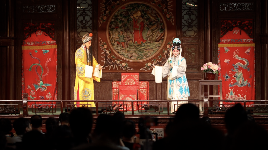 《戏台》：向现实低头不可耻,《戏台》观后感：人生如戏，你我都在其中。笑着笑着就哭..