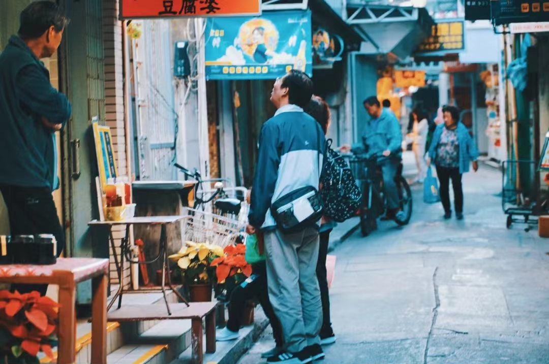 比东京绚烂，烟火气不输曼谷，这座好逛好吃的国际化大都市，值得打卡100次！