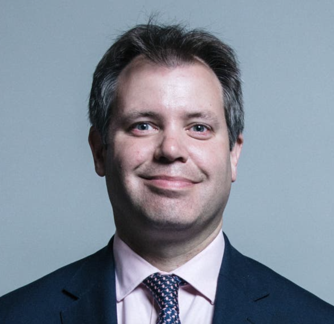 真爱就要一起新冠? 卡米拉确诊! 英国政府回收口罩做床单, 疫苗或成史上最赚钱项目（组图） - 9