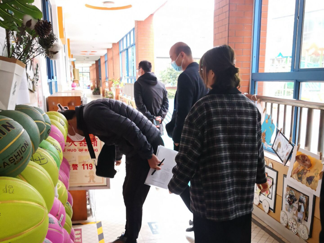 餘新鎮第一幼兒園迎安全檢查工作