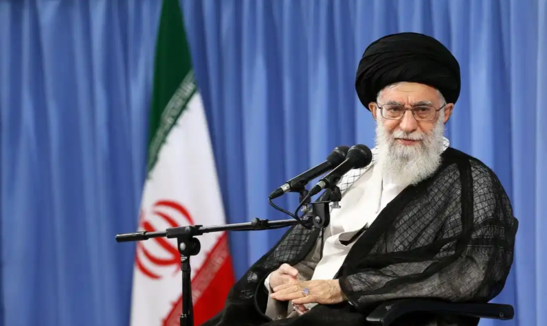 哈梅内伊为何罕见用中文发帖,伊朗面临危机？哈梅内伊火速用中文喊话