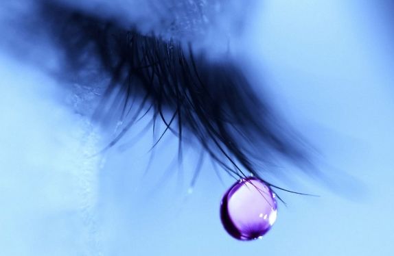 常按这个穴位，可改善眼睛疲劳、怕光流泪、视力下降症状！