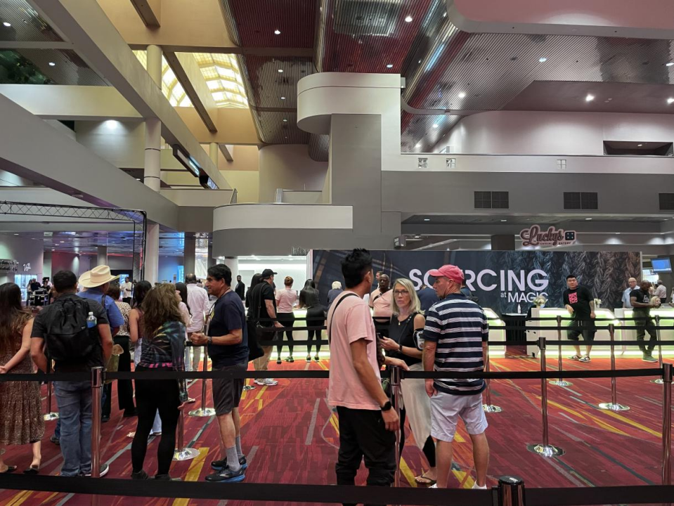 2022年8月美国拉斯维加斯国际时装面料展（MAGIC SHOW）暨绍兴·越城“一码找订单”境外代参展活动第五站圆满落幕！