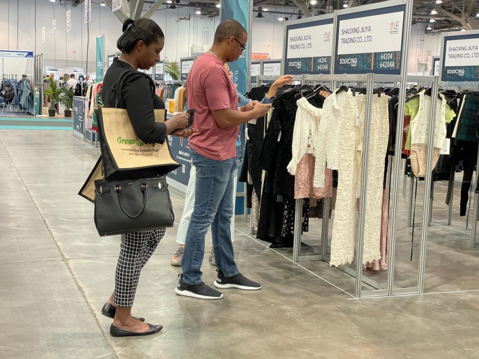 2022年8月美国拉斯维加斯国际时装面料展（MAGIC SHOW）暨绍兴·越城“一码找订单”境外代参展活动第五站圆满落幕！