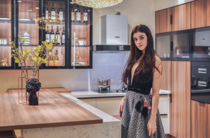 现代都市新贵阶层的审美与气质