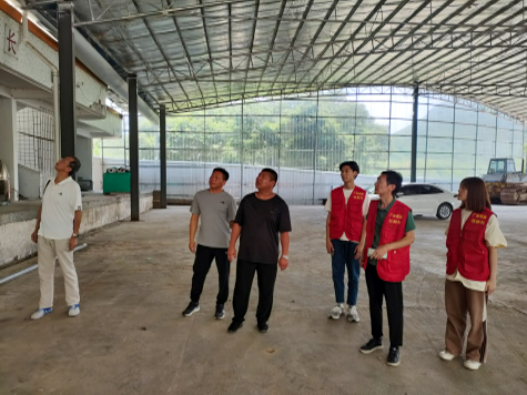 ▲ 在企业青储玉米与饲料加工厂进行实地调研活动情况