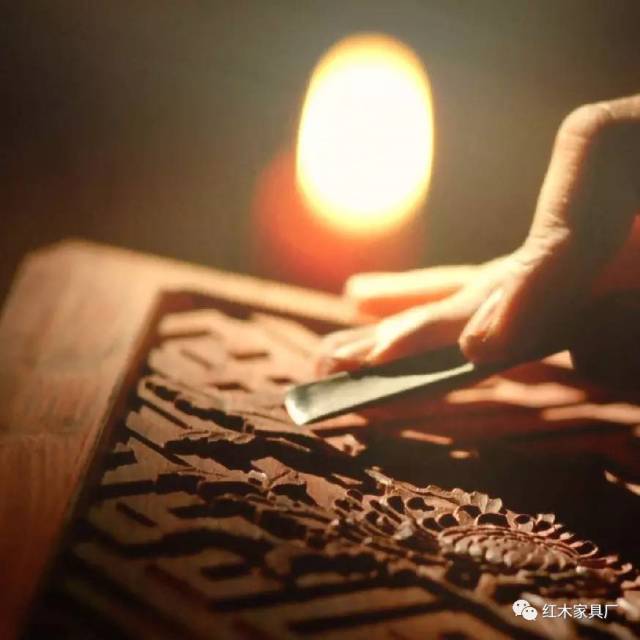 别看见缝就说红木家具裂了，好吗？