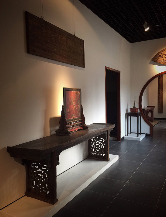 为何买红木？再贵的普通家具，最终都卖不了、送不掉、花钱扔！