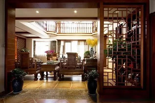 300平别墅装修完工，土豪偏爱中式，实景效果很不错