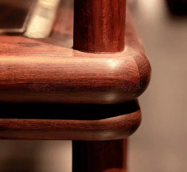 为什么正宗的红木家具不能用铁钉固定，而需要用榫卯