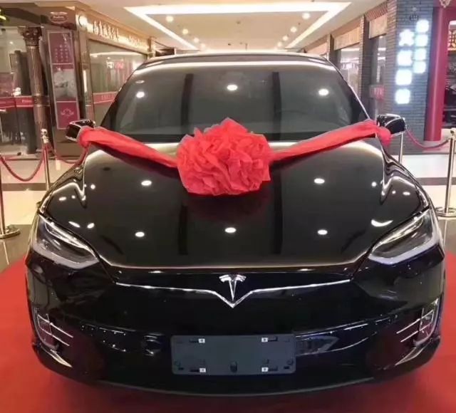 百万豪车和百万红木家具，你会怎么选择？