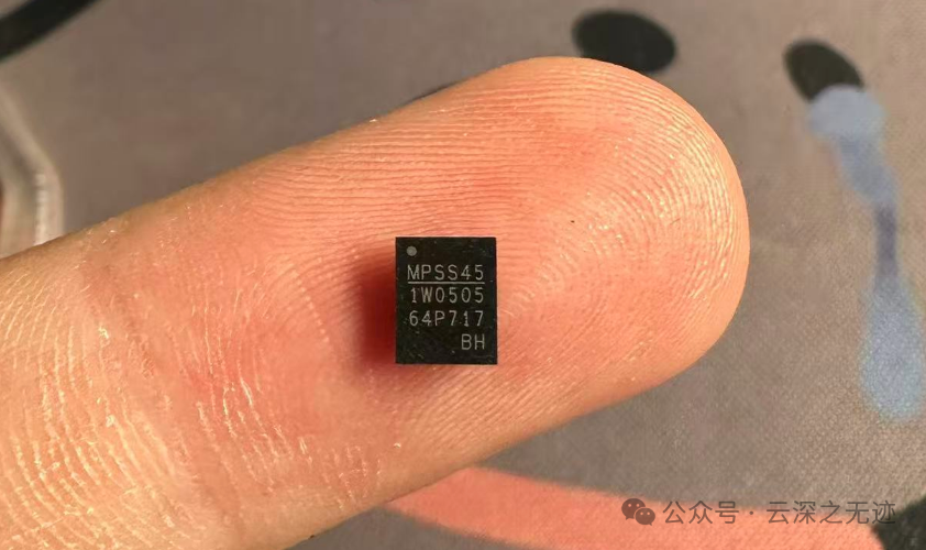 是不是很小啊！