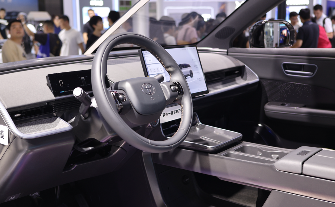 本田也有，氢气车车，70 多万