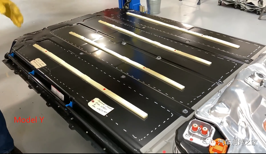 特斯拉Model Y電池拆解的圖2
