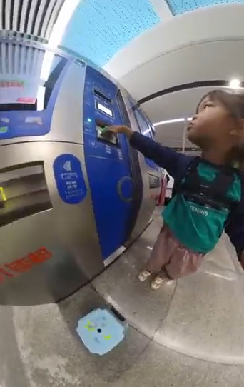 长沙4岁女童独自坐地铁回家视频火了！父亲回应：不是冒险，在她能力范围内