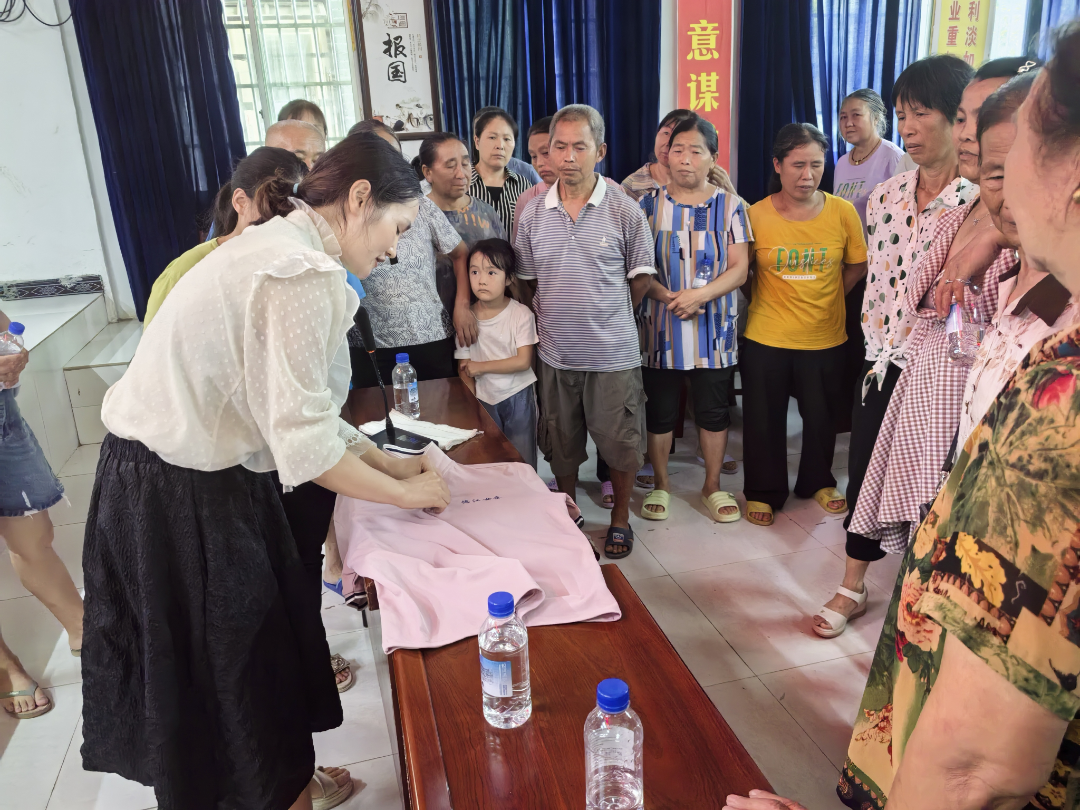 卫生家庭建设行动 | 德江县巾帼执笔共绘乡村新颜