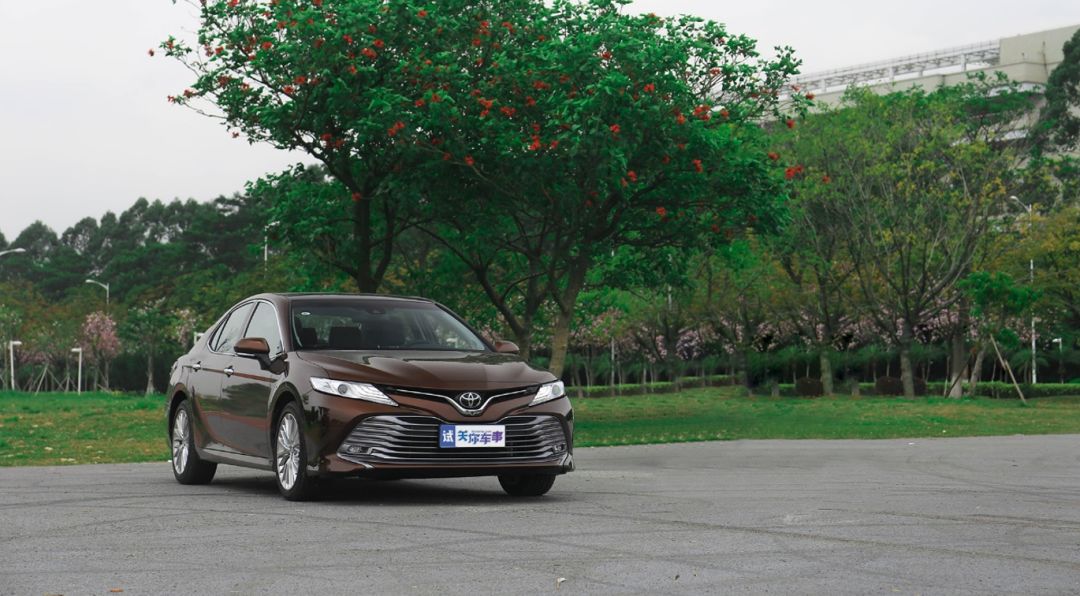 感受处处贴心,试驾广汽丰田第八代凯美瑞
