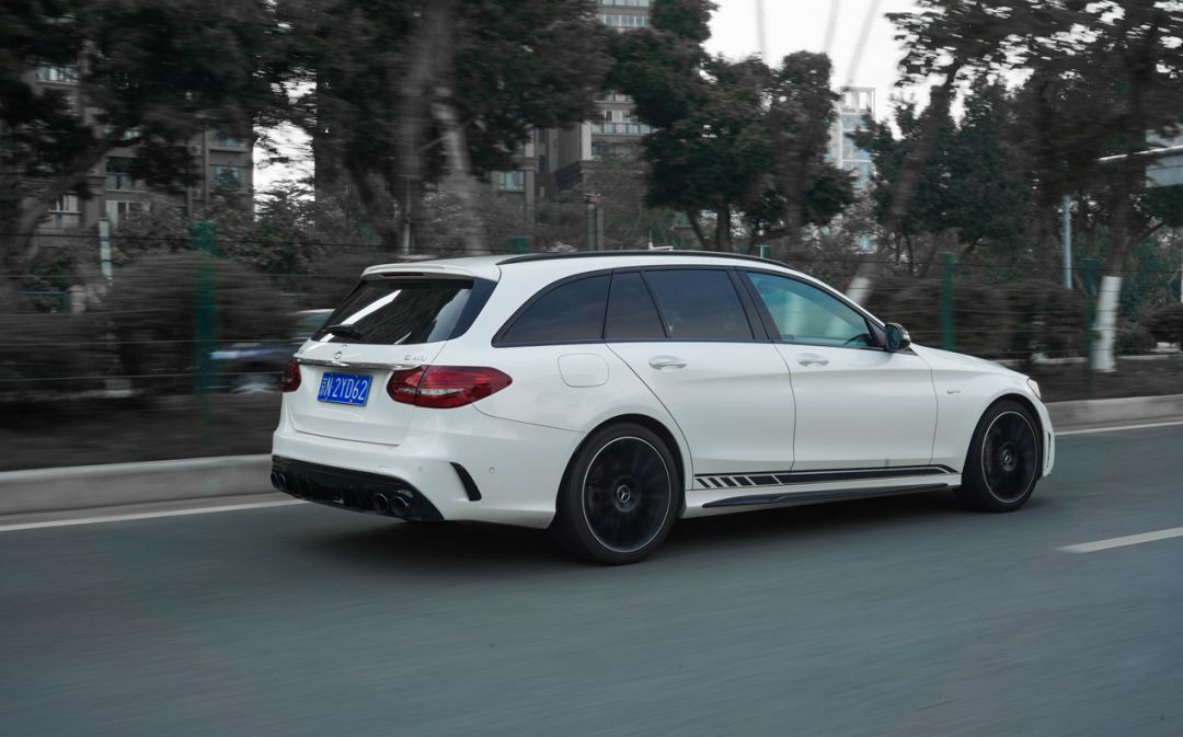 成个男人翻晒来 激情试驾奔驰C43 AMG旅行版