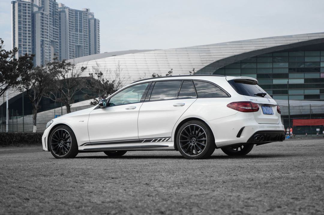 成个男人翻晒来 激情试驾奔驰C43 AMG旅行版