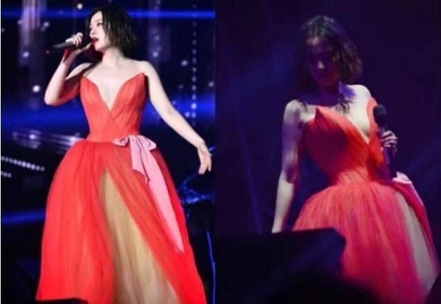 张靓颖穿错衣服?表演时胸口一览无遗,全程用一只手捂着唱