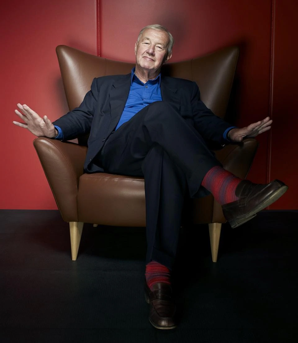 dillon)设计的可移动椅子09-马克思·克林凳宁(max clendenning) 设计