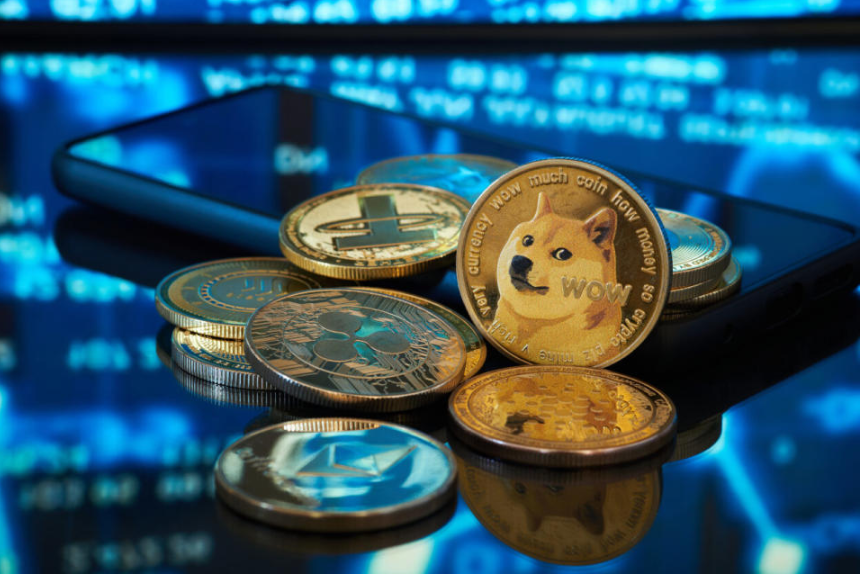 比特币下跌  以太币上涨  狗狗币在 Twitter 图标更改后暴涨