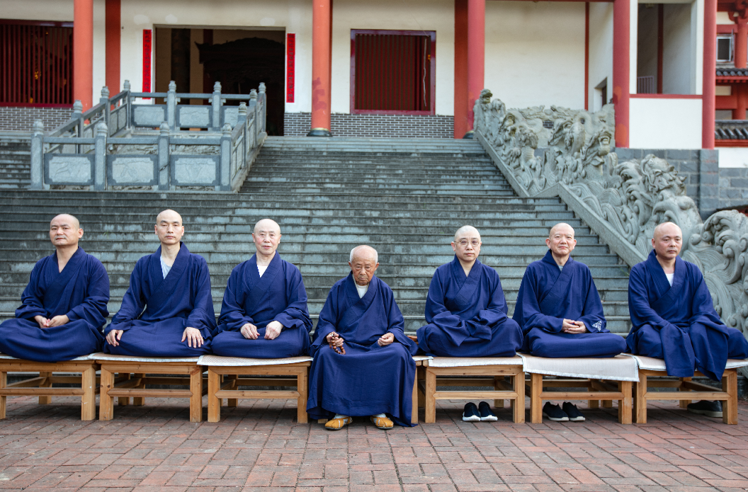 合 照起七江西末山九峰禅寺长老长 老迎请迎 请一一虚老起七偈一朝