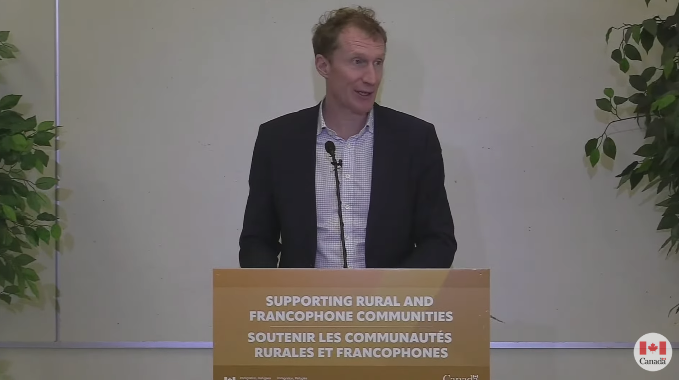 加拿大移民局宣布将推出两项新移民试点项目