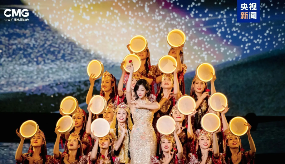 周深第六次登上央视中秋晚会