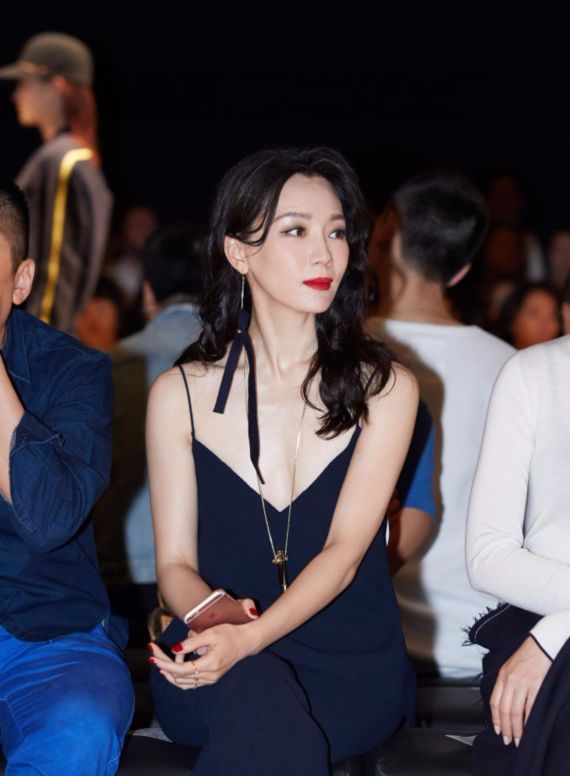 “冻龄女神”陈数，42岁却依旧美得高调！