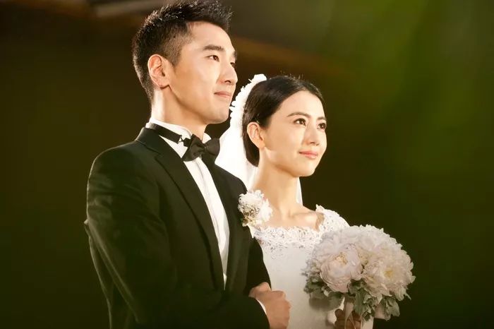 



“你愿不愿意陪一个男生长大？”
