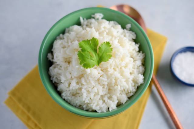 她把豆浆倒在米饭里 三高降了 便秘没了 柠檬资讯