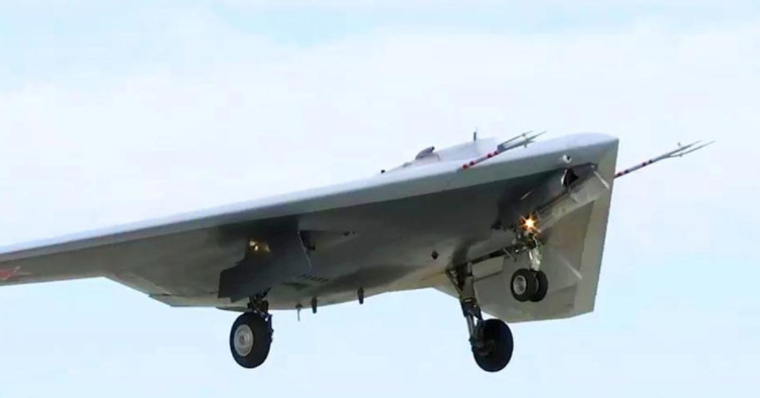 俄羅斯"獵人"無人機原型機首公開 距列裝還有多久？的圖2