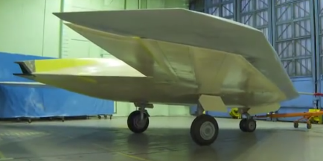 俄羅斯"獵人"無人機原型機首公開 距列裝還有多久？的圖4