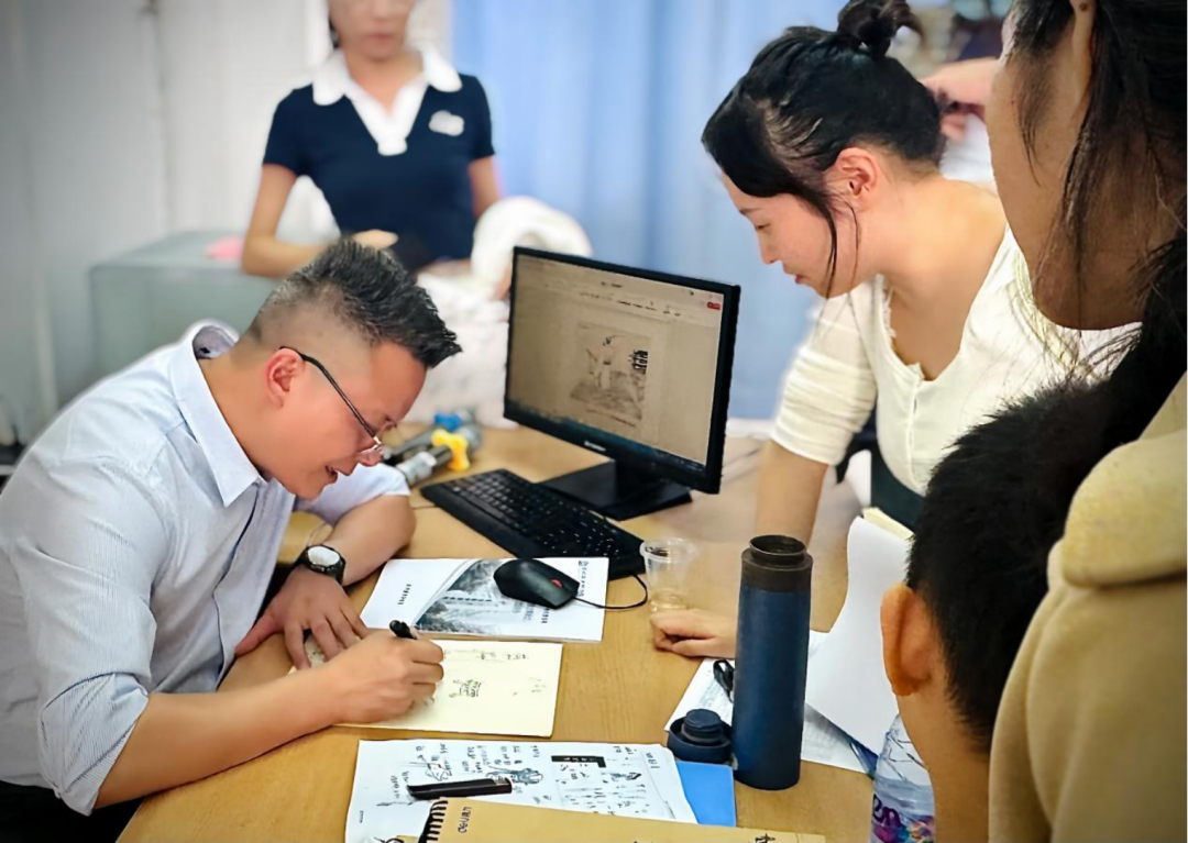 于方寸之间，绘就美育新篇——首期“四格连环画”面授课程圆满举行于方寸之间，绘就美育新篇——首期“四格连环画”面授课程圆满举行,深圳教育研修院