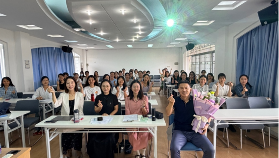 名师引领启新航，研训赋能促成长——面授课程《小学英语高阶思维课堂的模式建构与实践》在深圳教育研修院泥岗校区圆满结班名师引领启新航，研训赋能促成长——面授课程《小学英语高阶思维课堂的模式建构与实践》在深圳教育研修院泥岗校区圆满结班,深圳教育研修院