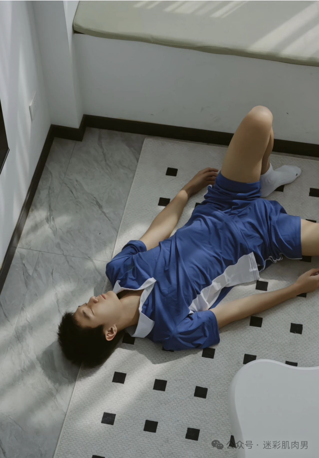 广东的男高运动小哥发育超棒呀！太大太可了！！