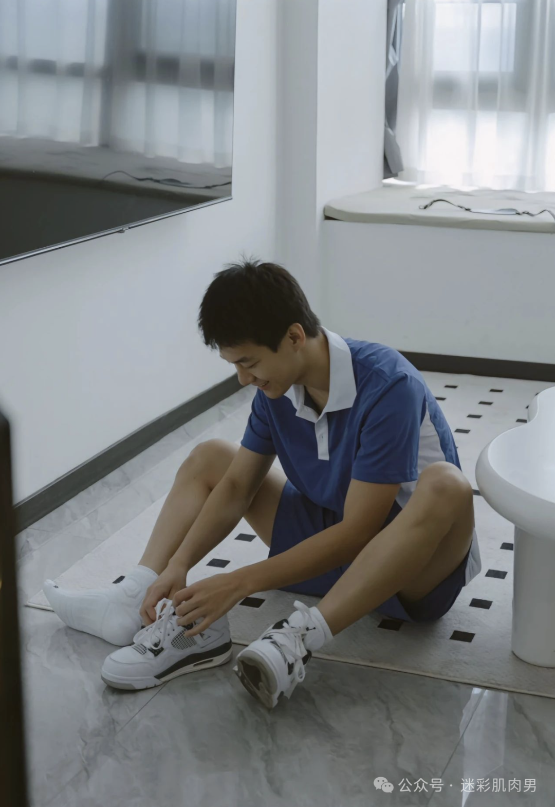 广东的男高运动小哥发育超棒呀！太大太可了！！