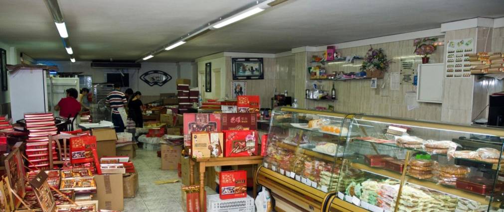 【欧洲房产】巴塞罗那圣安德鲁区唐人街蛋糕店    气候宜人 配备