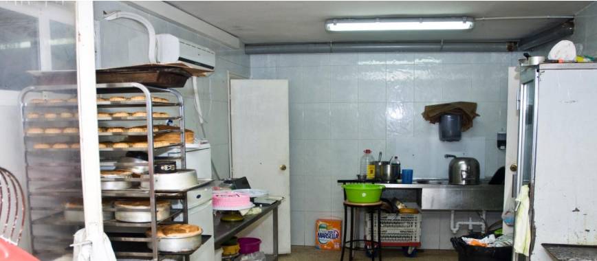 【欧洲房产】巴塞罗那圣安德鲁区唐人街蛋糕店    气候宜人 配备