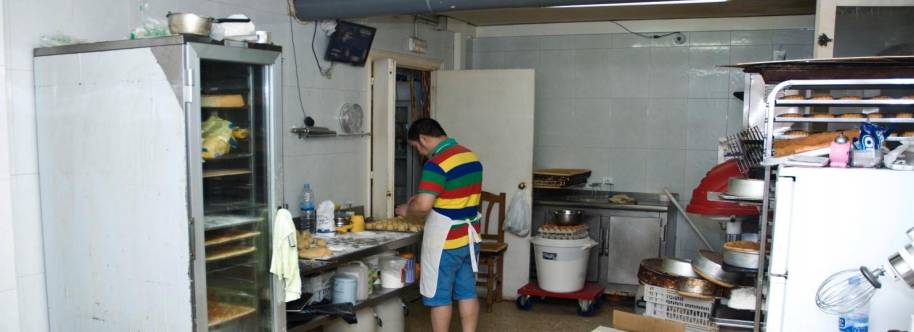 【欧洲房产】巴塞罗那圣安德鲁区唐人街蛋糕店    气候宜人 配备
