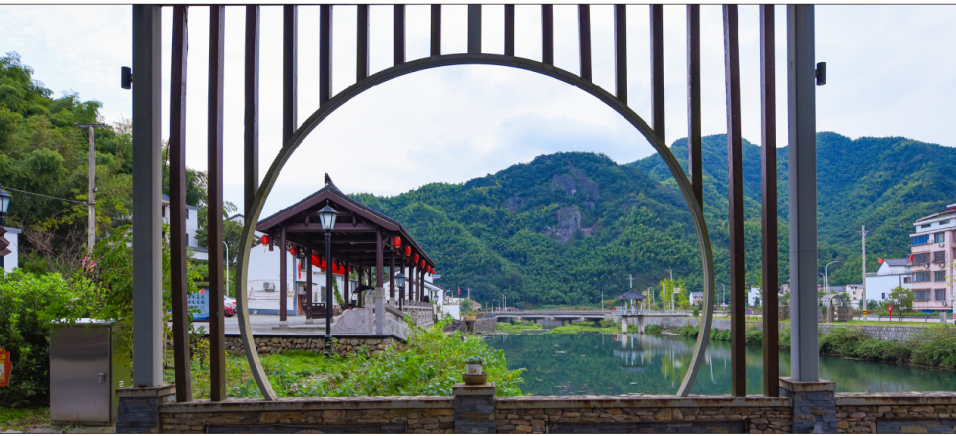 稽东镇大桥村历史悠久,交通便捷,环境优美,村内大溪两岸有沿溪民宿