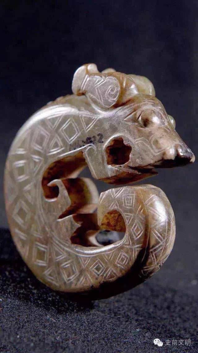 古玉中的图腾形象龙的传人