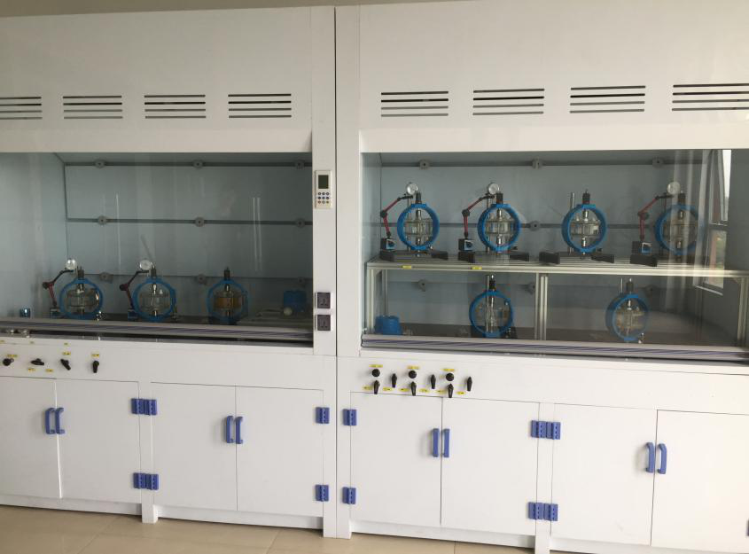 拉伸试验装置图