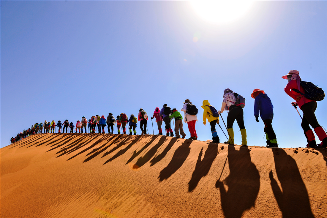 野奢沙漠露營| 穿越騰格裡，用足跡去體驗理想生活 旅遊 第30張