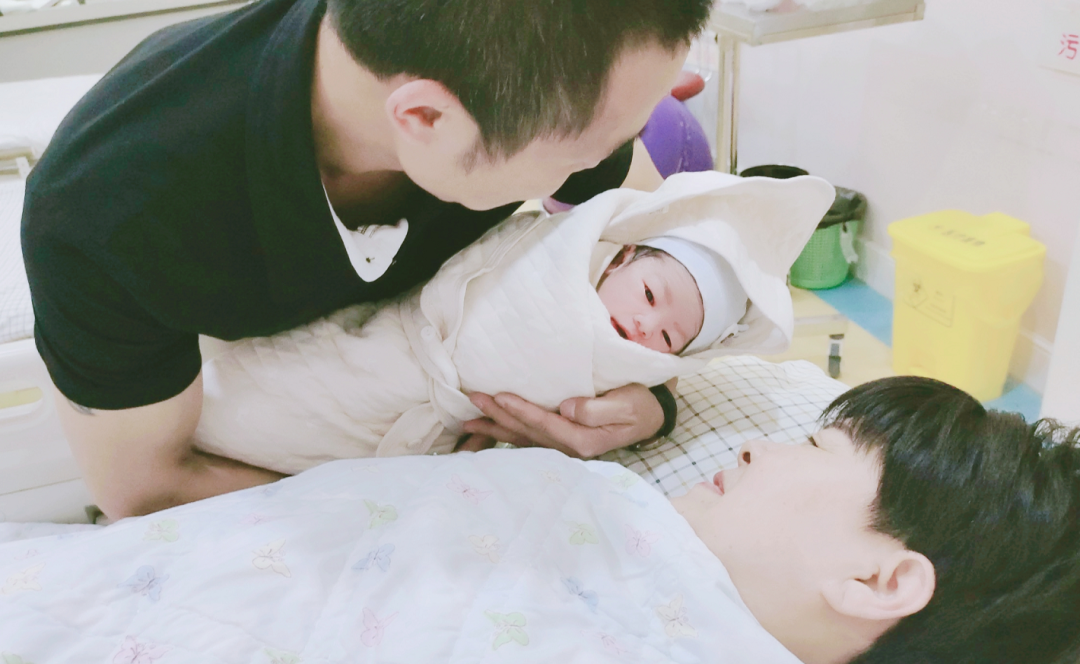 为什么剪脐带要先夹住“咔嚓”一刀剪掉脐带，宝宝会疼吗？_https://www.jmylbn.com_新闻资讯_第7张