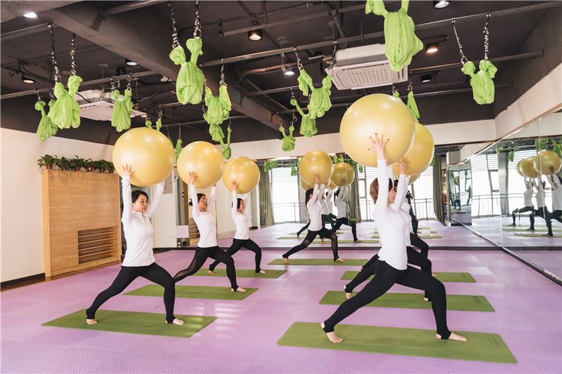 球瑜伽| 收腹、瘦身、按摩……瑜伽球原來還有這些妙用！ 生活 第7張