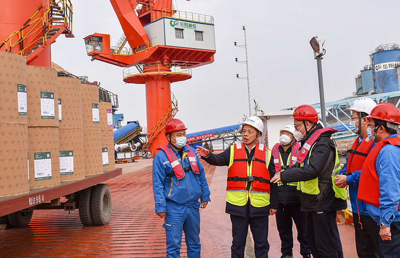 光荣岳阳林纸党委书记董事长叶蒙荣获湖南省优秀企业家称号