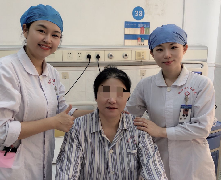 心电图怎么6道护理 ｜ 我院成功开展粤东首例腔内心电图定位下隧道式PICC置管术，化疗患者“生命绿色通道”更耐用_https://www.jmylbn.com_新闻资讯_第15张