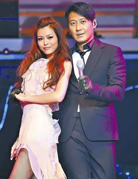 Angelababy“离婚”传闻刷屏时，我最心疼她（组图） - 24